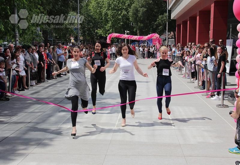 Detalj s utrke na štiklama u Mostaru - Novotravničanka osvojila utrku na štiklama u Mostaru