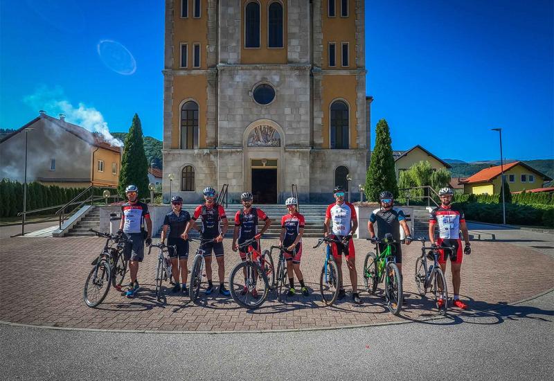 Povezujući Franjevačke samostane i muzeje, proći ćete kroz mnoga uzbudljiva mjesta, - Guča gora, Fojnica i Kreševo uvezani u novu cikloturističku rutu