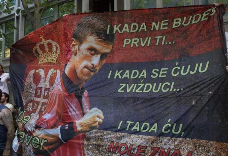 Novakove pristaše na ulicama Melbounea - Melbourne: Sukob pristaša Novaka Đokovića i tamošnje policije